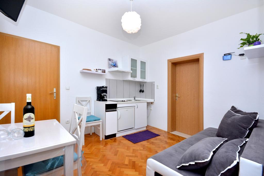 Apartment Joe Light Podstrana Pokoj fotografie